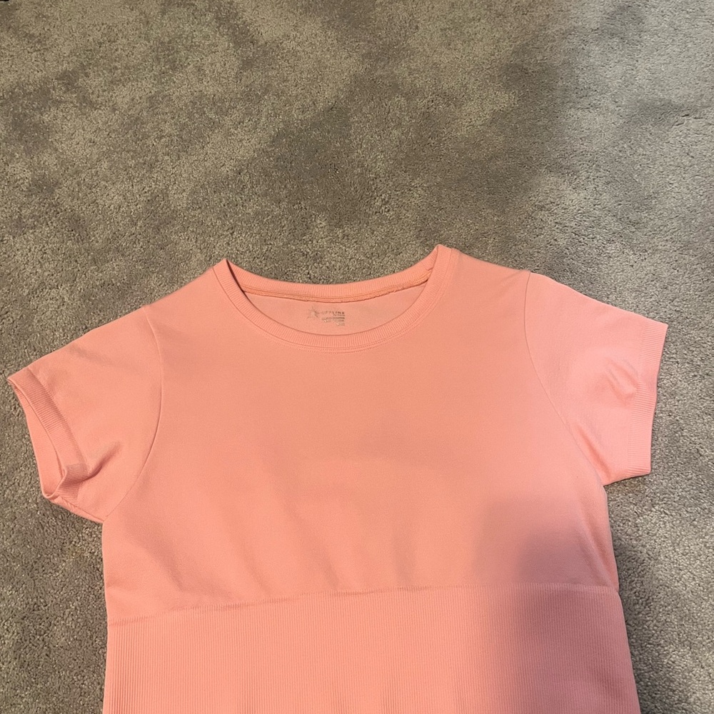 aerie pink cropped t shirt